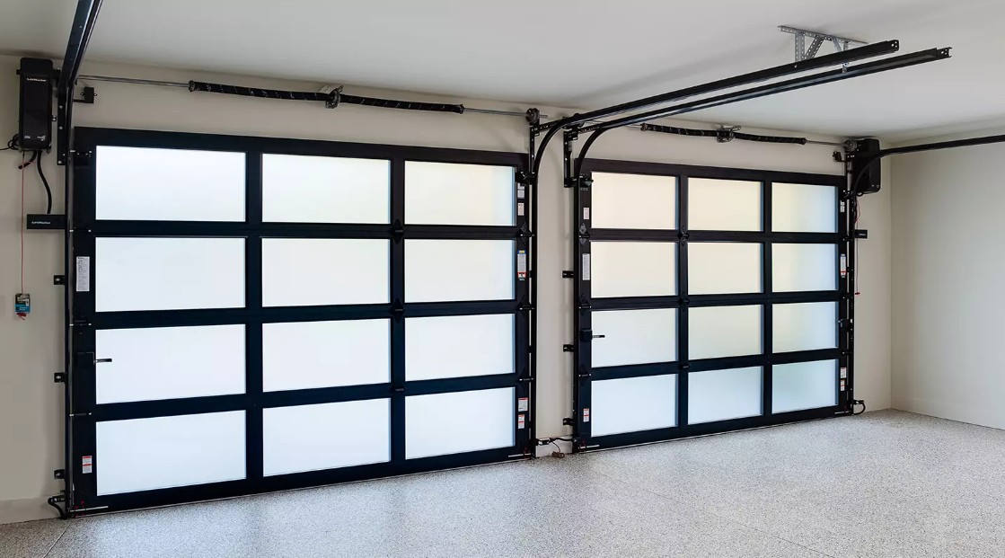 Modern Glass & Aluminum Garage Doors _ Clopay Avante